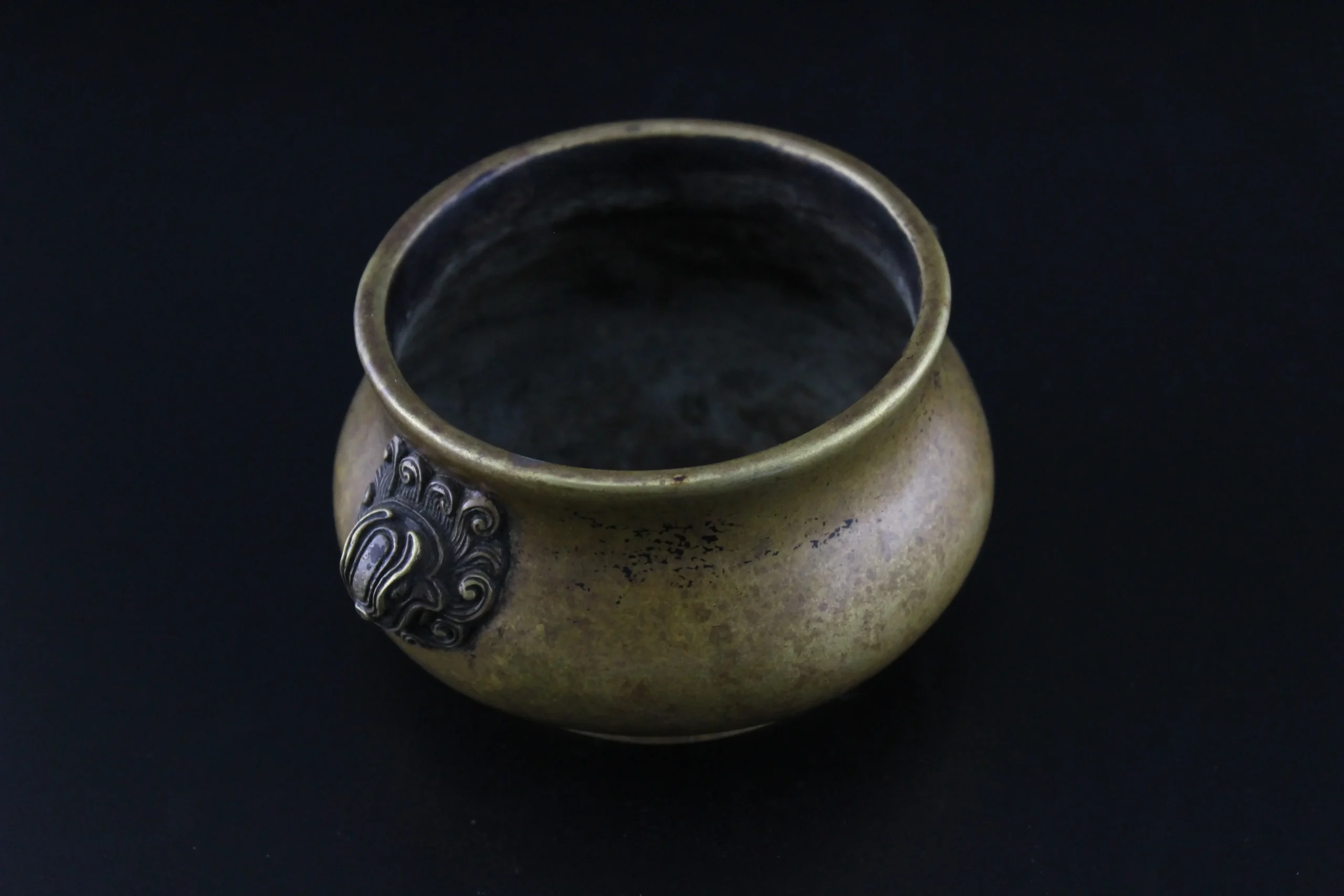Early Qing Dynasty Bronze Censer with Twin Lion Handles